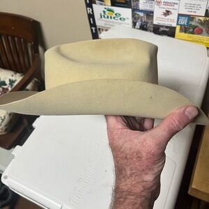 Classic Western Cowboy Hat in Elegant Cream for decoration